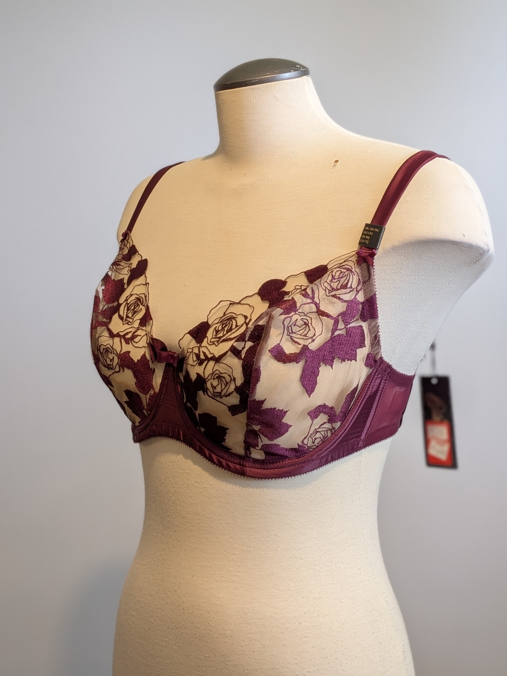 New With Tags Floral Embroidered Underwire Bra Wine NWT Lingerie Designer Sheer